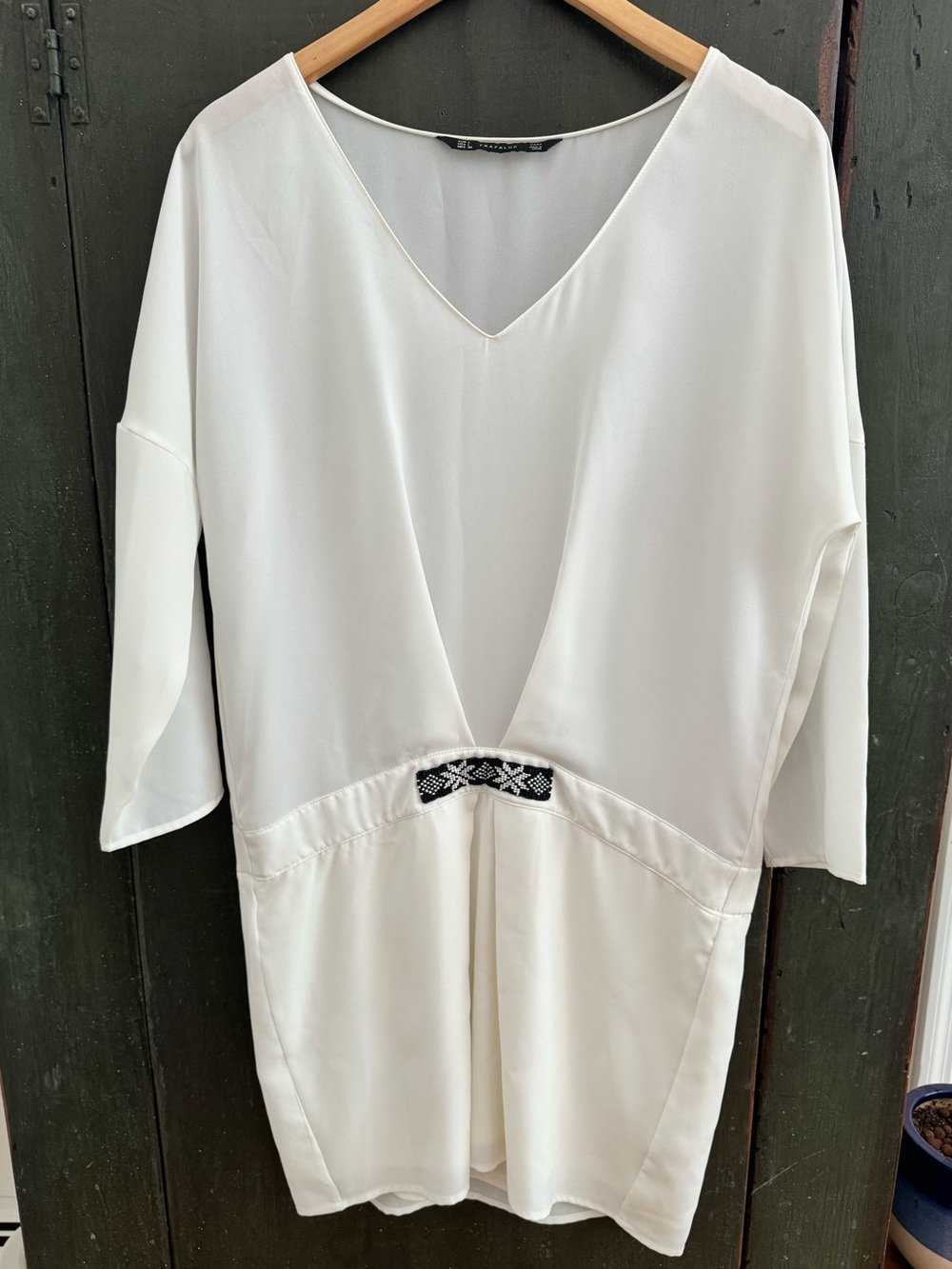 Zara Women’s White V-Neck Minimalist flowy Dress Size Large & Black White Beads